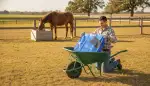 Wassertransport: Spezial-Schubkarren im Stallalltag